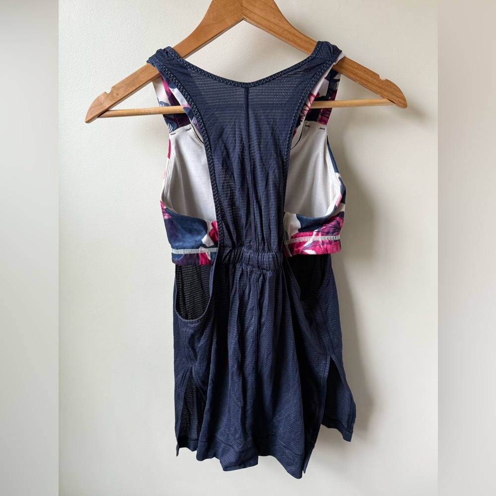 LULULEMON Stash it Tank Bra Inky Floral Navy Blue Performance Sporty Athletic 6 - Picture 2 of 6